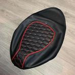 UITVERKOOP! Zadelhoes Piaggio Zip Audi rs rood custom, Piaggio, Jynkx, Nieuw, Ophalen of Verzenden