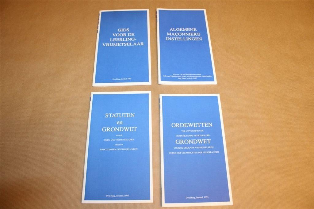 4 boeken Vrijmetselarij - Vrijmetselaren Grootoosten, Ophalen of Verzenden, Zo goed als nieuw