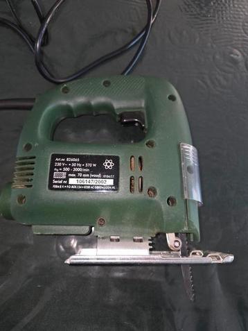 Decoupeerzaag machine beschikbaar voor biedingen