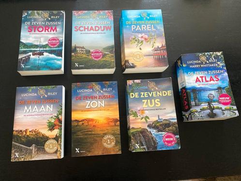 De Zeven Zussen - Complete Set (2 t/m 7 + Atlas), Boeken, Romans, Gelezen, Nederland, Ophalen