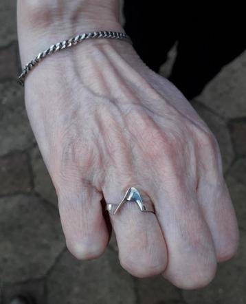  Zilveren ring met zilveren armband (  2x keurmerk 835 S). beschikbaar voor biedingen