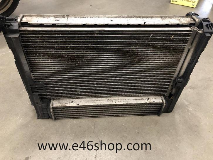 RADIATEUR INTERCOOLER CONDENSOR BMW E90 E91 320D 2012, Auto-onderdelen, Motor en Toebehoren, BMW, Gebruikt, Ophalen of Verzenden