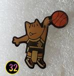 Pin O.L. Basketbal, Verzamelen, Speldjes, Pins en Buttons, Verzenden, Gebruikt