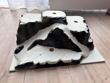 Berglandschap voor een kerstdorp (bijv Lemax) beschikbaar voor biedingen