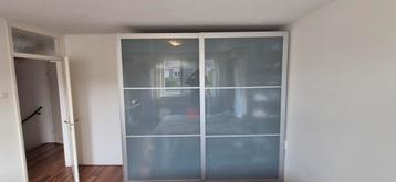 IKEA PAX kast 250 cm breed met schuifdeuren (matglas) beschikbaar voor biedingen