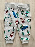 Kerst Primark grijs joggingbroekje Kerstman auto broek 62 68, Broekje, Jongetje of Meisje, Ophalen of Verzenden, Zo goed als nieuw