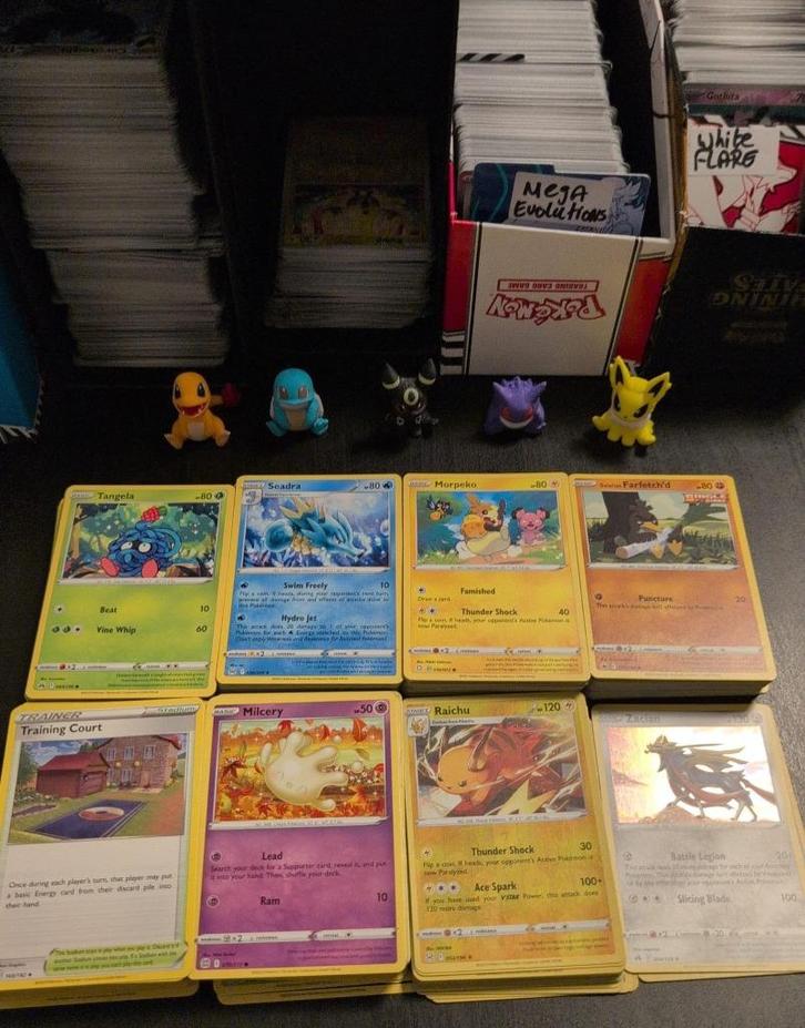 Sword & Shield bulk lot 327 kaarten ⚡️🔥💧🌿⭐️, Hobby en Vrije tijd, Verzamelkaartspellen | Pokémon, Zo goed als nieuw, Meerdere kaarten