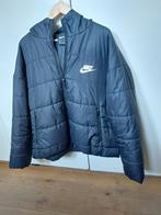 Mooie Nike jas winter met capuchon maat XL zwart breed, Zwart, Nike, Maat 56/58 (XL), Ophalen of Verzenden