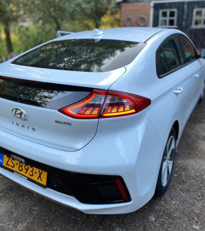 Hyundai IONIQ met nieuwe laadpaal 2019 Wit, Auto's, Hyundai, Particulier, IONIQ, Elektrisch, Hatchback, Automaat, Origineel Nederlands
