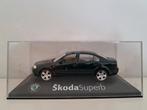 Skoda Superb, 1:43, origineel dealer model, nieuw, Hobby en Vrije tijd, Modelauto's | 1:43, Ophalen of Verzenden, Zo goed als nieuw