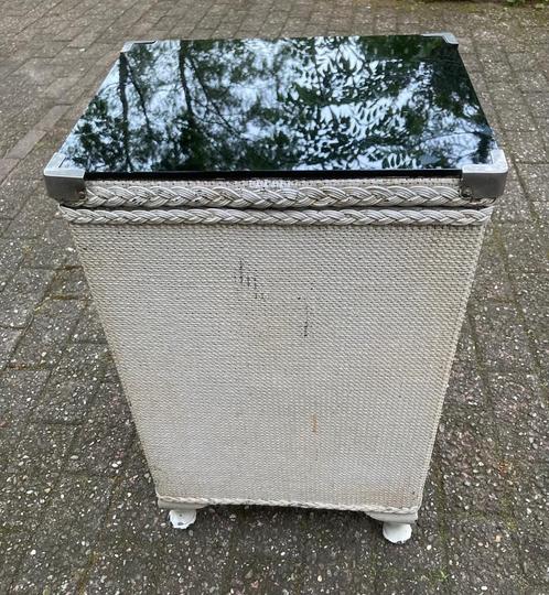 Lloyd loom kastje, Antiek en Kunst, Antiek | Meubels | Stoelen en Banken, Ophalen