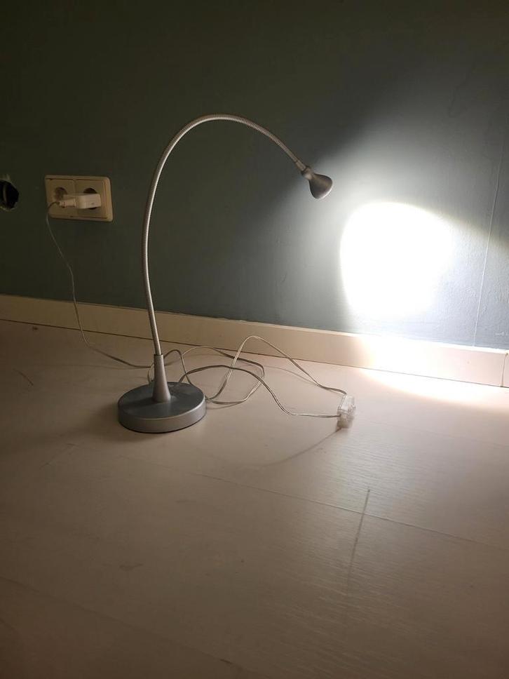 Flexibele bureaulamp / tafellamp halogeen, Huis en Inrichting, Lampen | Tafellampen, Gebruikt, Minder dan 50 cm, Kunststof, Metaal