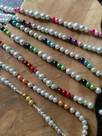 Nieuw! witte parelkettingen met div. kleuren beschikbaar voor biedingen