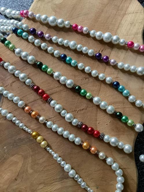 Nieuw! witte parelkettingen met div. kleuren, Sieraden, Tassen en Uiterlijk, Kettingen, Nieuw, Overige materialen, Verstelbaar
