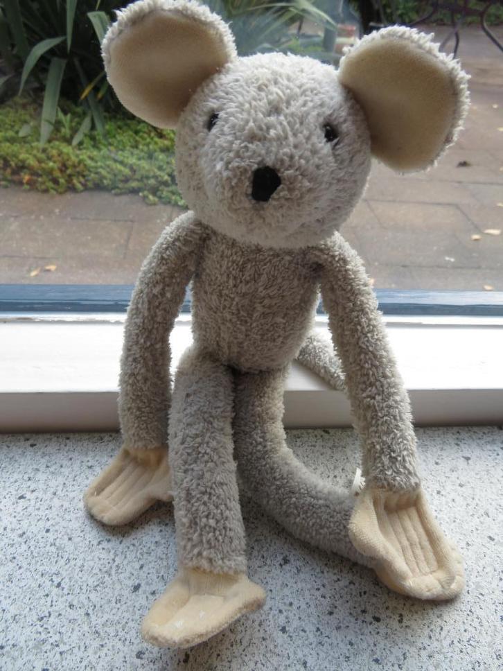Licht grijze muis met klittenband aan handen +voeten Unitoys, Kinderen en Baby's, Speelgoed | Knuffels en Pluche, Zo goed als nieuw