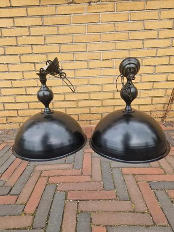 SET VAN 2 ZWARTE INDUSTRIËLE HANGLAMPEN beschikbaar voor biedingen