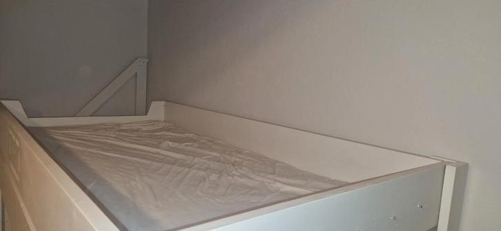 Echt hout 3 IN 1 (slaap, bureau en kast) HANDMADE, Huis en Inrichting, Slaapkamer | Stapelbedden en Hoogslapers, Zo goed als nieuw