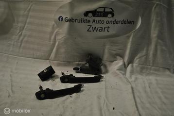 Slotenset Volkswagen Golf III ('91-'97) c 357 905 851 D beschikbaar voor biedingen
