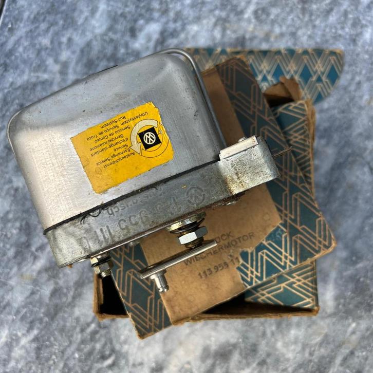 VW Kever NOS Ruitenwissermotor 65-67 6 Volt SWF, Auto diversen, Auto-accessoires, Zo goed als nieuw, Ophalen of Verzenden