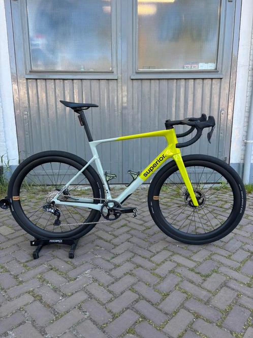 INTERESSE IN EEN SUPERIOR GRAVEL & RACE XR/GF/RR CARBON ??, Fietsen en Brommers, Fietsen | Racefietsen, Ophalen of Verzenden