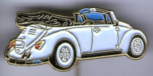 VW Kever cabrio wit op koper auto speldje ( D_537 ), Verzamelen, Speldjes, Pins en Buttons, Nieuw, Speldje of Pin, Transport, Verzenden