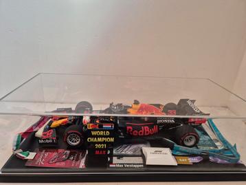 max verstappen 1:12 gesigneerde world champion 2021 rb16b f1 beschikbaar voor biedingen