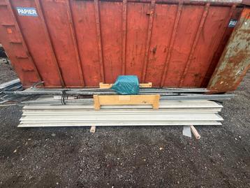 Overheaddeur garagedeur 4x4 m kleur wit elektrisch bediend beschikbaar voor biedingen