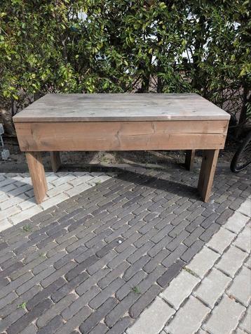 Houten Tuintafel, bijzettafel of klustafel - Prima Staat beschikbaar voor biedingen