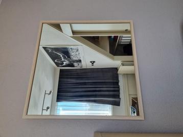 Te koop Ikea spiegel 70x70 cm geglazuurd eikeneffect. beschikbaar voor biedingen