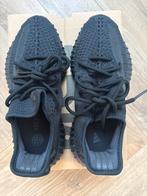 Yeezy 350 V2 Zwart Maat 40 - Nieuw in Doos, Ophalen of Verzenden, Nieuw, Zwart, Sneakers of Gympen
