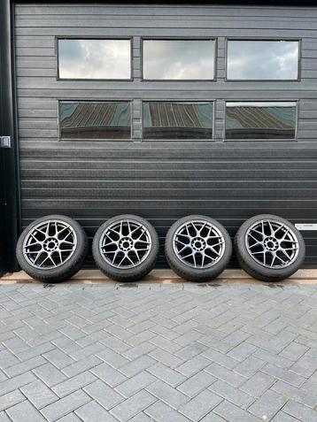Nissan 350Z wielen steek 5x114.3 beschikbaar voor biedingen