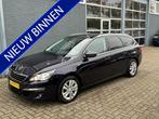 Peugeot 308 SW 1.2 PureTech Style / Panoramadak / Camera, Auto's, Peugeot, Stof, Gebruikt, 1199 cc, 1165 kg