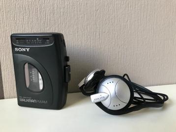 Sony Walkman WM-FX21 + Koptelefoon beschikbaar voor biedingen