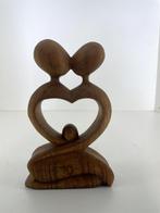 Handgesneden houten beeld – gezin in hartvorm (20 cm, Antiek en Kunst, Ophalen of Verzenden