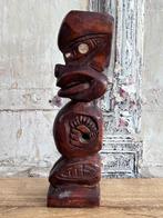 Handgesneden Moana tiki beeld uit Nieuw-Zeeland - Abalone, Antiek en Kunst, Ophalen of Verzenden