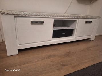Witte TV-meubel met opbergruimte