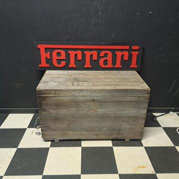 Ferrari reclamebord beschikbaar voor biedingen