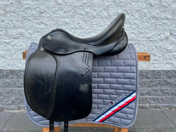 Prestige dressuurzadel en Prestige springzadel, Dieren en Toebehoren, Paarden en Pony's | Zadels, Zo goed als nieuw, Springen