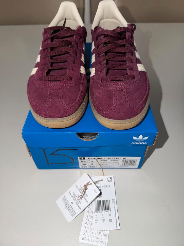 Adidas Spezial Bordeaux Maat 38 - Nieuwstaat!, Kleding | Dames, Schoenen, Zo goed als nieuw, Sneakers of Gympen, Rood, Ophalen