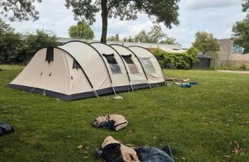Grote tent beschikbaar voor biedingen