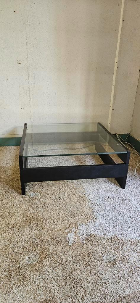 Strak vierkant salontafeltje met glazen blad – 71 x 71 cm, Huis en Inrichting, Tafels | Salontafels, Gebruikt, 50 tot 75 cm, 50 tot 100 cm
