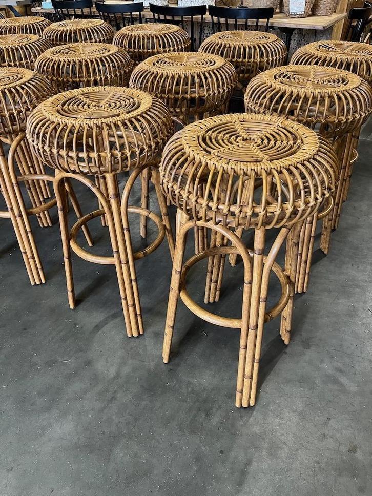 18 Unieke Ibiza/Boho Barkrukken merk Satelliet Nieuw, Huis en Inrichting, Barkrukken, Nieuw, 60 tot 90 cm, Kunststof, Metaal, 5 krukken of meer