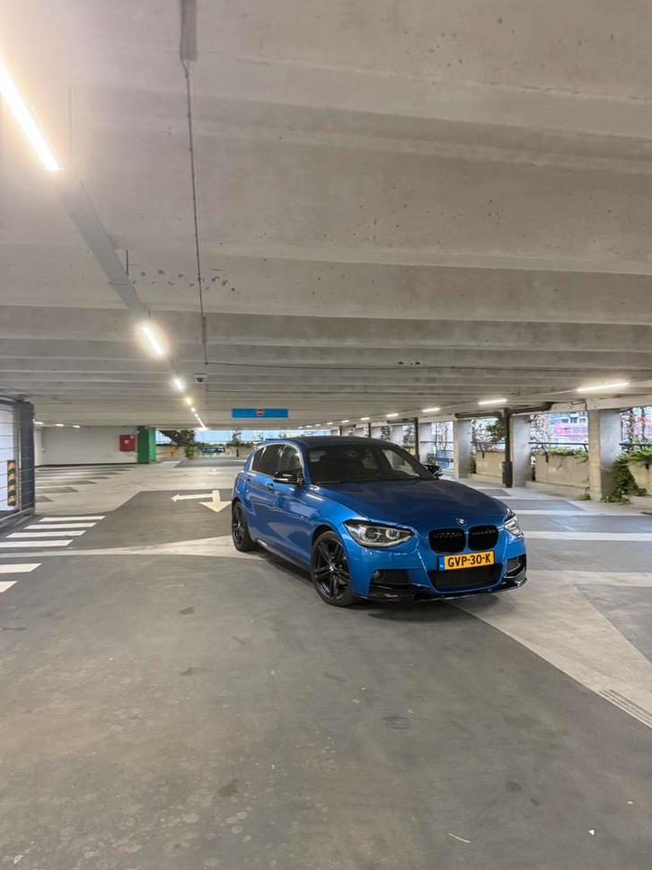 BMW 1-Serie 2.0 118D 5DR AUT 2014 Blauw, Auto's, BMW, Particulier, 1-Serie, Diesel, Hatchback, Automaat, Geïmporteerd, Blauw, Zwart