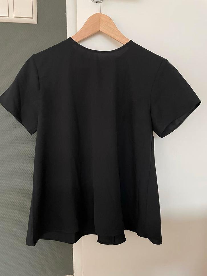 Zwarte Uniqlo Top - Perfect voor elke gelegenheid!, Kleding | Dames, Blouses en Tunieken, Zo goed als nieuw, Maat 36 (S), Zwart