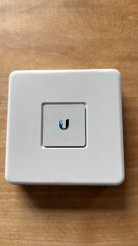 Unifi USG - Krachtige Gateway voor je Netwerk, Computers en Software, Netwerk switches, Zo goed als nieuw, Ophalen of Verzenden