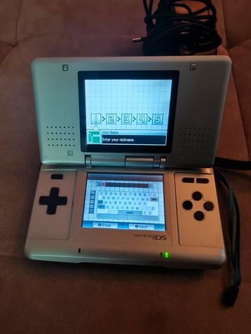 Nintendo DS Phat (NTR-001) beschikbaar voor biedingen