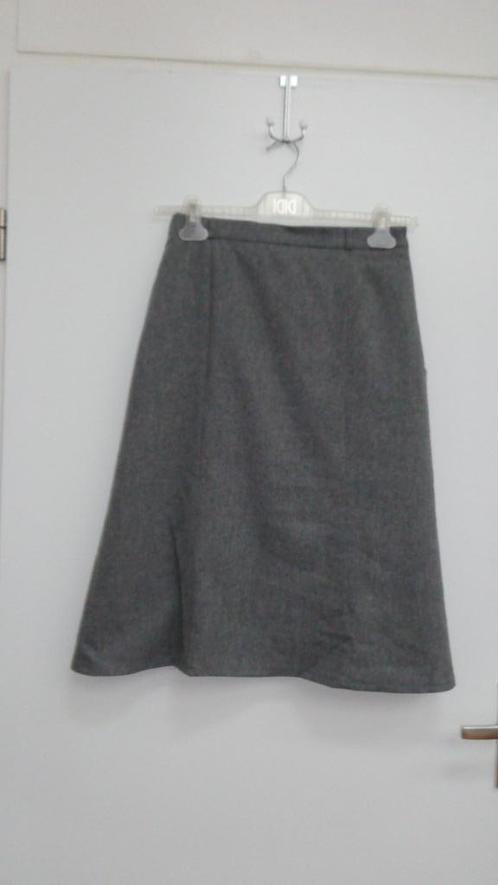 Grijs rokje, Basler, maat 40, gevoerd, Kleding | Dames, Rokken, Zo goed als nieuw, Maat 38/40 (M), Grijs, Onder de knie, Ophalen of Verzenden