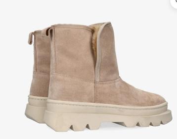 Laarzen boots met warme vacht maat 40 z.g.a.n beschikbaar voor biedingen