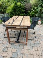 Tafel (industrieel) met 2 stoelen100 (alleen tafel 75 euro), Ophalen, Gebruikt