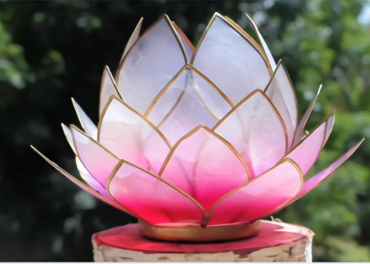 Lotus sfeerlicht chakra wit/roze doorschijnend met goud, Huis en Inrichting, Woonaccessoires | Kandelaars en Kaarsen, Nieuw, Kandelaar